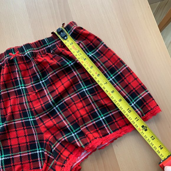 soft red plaid pj shorts with lace trim - Picture 4 of 5